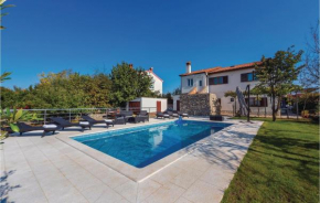 Four-Bedroom Apartment in Labin